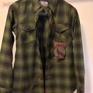 Dixxon flannel lone wolf women’s small